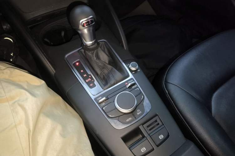 Used Audi A3 2015 Limousine 35 TFSI Millionth Anniversary Intelligent Leading Model Gear Lever