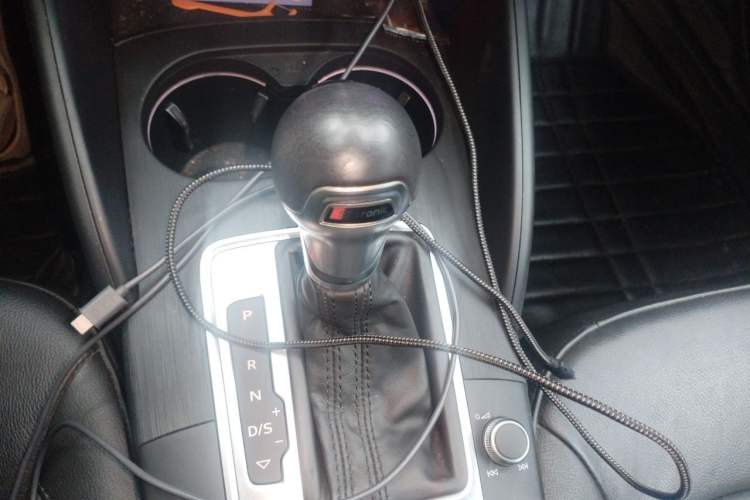 Used Audi A3 2015 Limousine 35 TFSI Millionth Anniversary Comfort Model Gear Lever