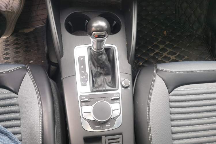Used Audi A3 2015 Sportback 45 TFSI S line sports model Gear Lever
