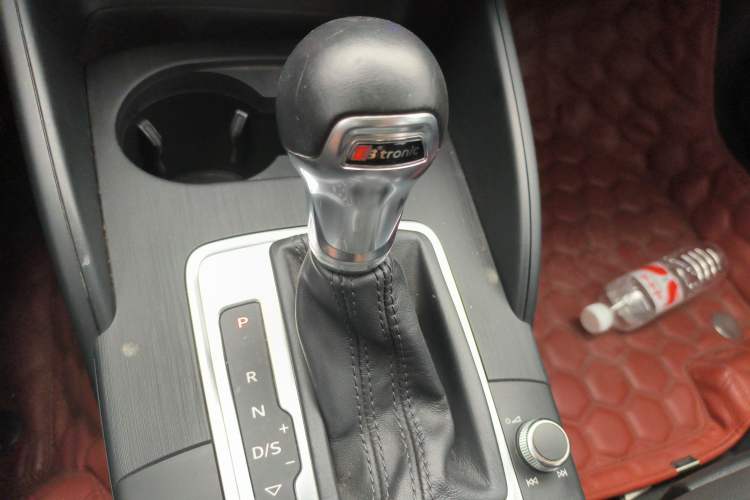 Used Audi A3 2015 Limousine 45 TFSI S line Luxury Model Gear Lever