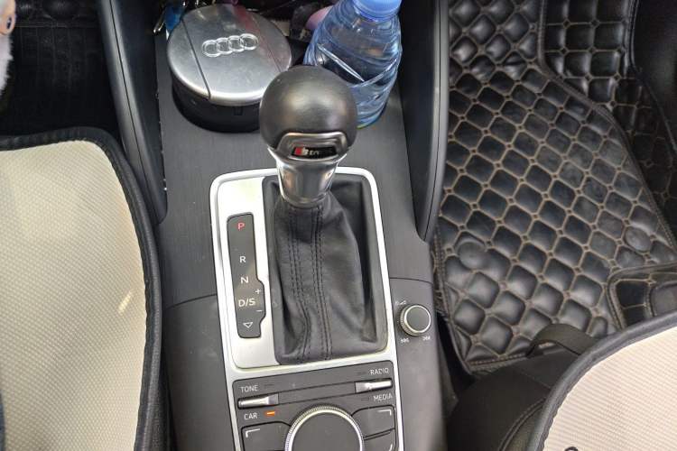 Used Audi A3 2015 Limousine 35 TFSI Millionth Anniversary Comfort Model Gear Lever