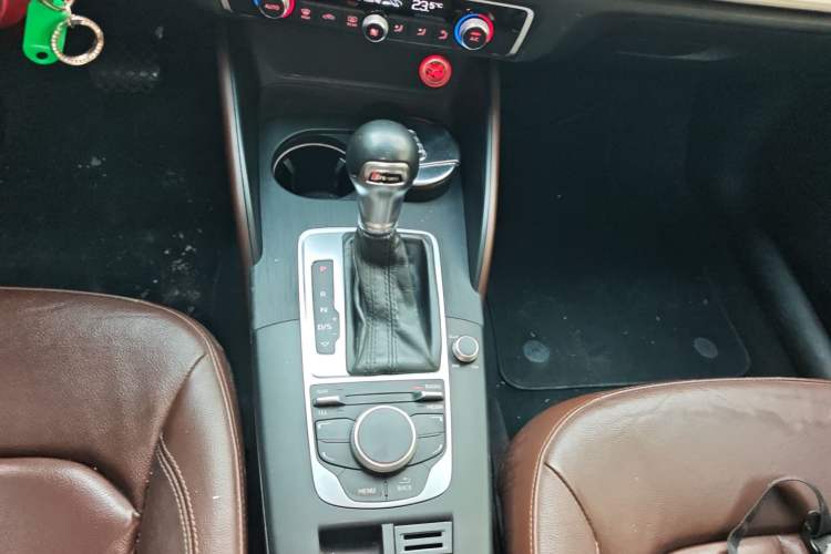 Used Audi A3 2015 Limousine 40 TFSI Automatic Comfort Model Gear Lever