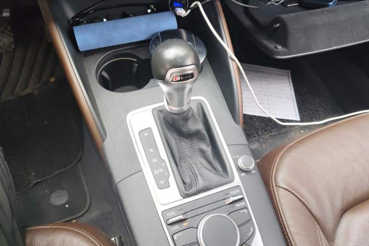 Used Audi A3 2015 Limousine 35 TFSI Millionth Anniversary Comfort Model Gear Lever