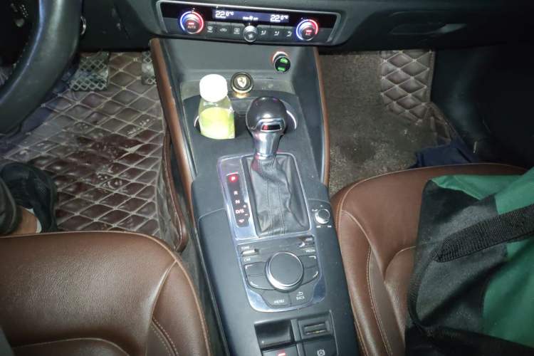 Used Audi A3 2015 Limousine 35 TFSI Millionth Anniversary Comfort Model Gear Lever