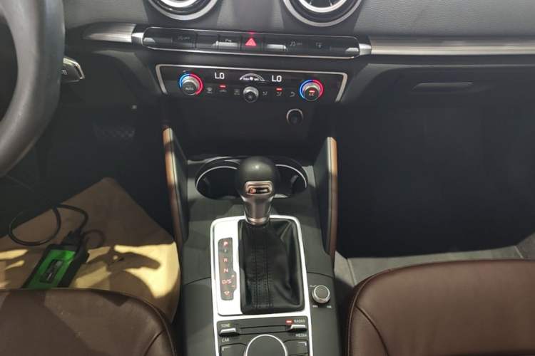 Used Audi A3 2015 Limousine 35 TFSI Millionth Anniversary Comfort Model Gear Lever