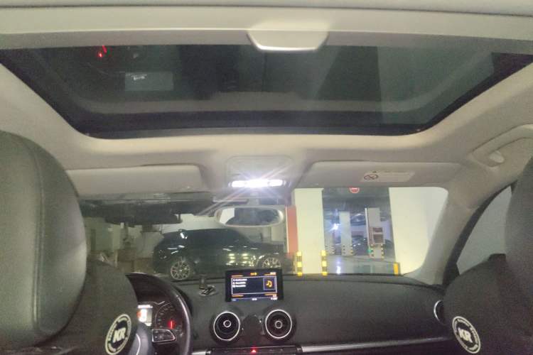Used Audi A3 2015 Limousine 40 TFSI Automatic Comfort Model Headliner