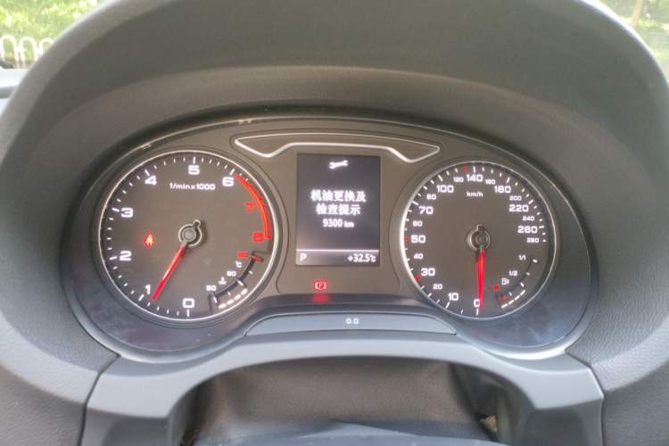 Used Audi A3 2015 Limousine 40 TFSI Automatic Comfort Model Instrument Cluster