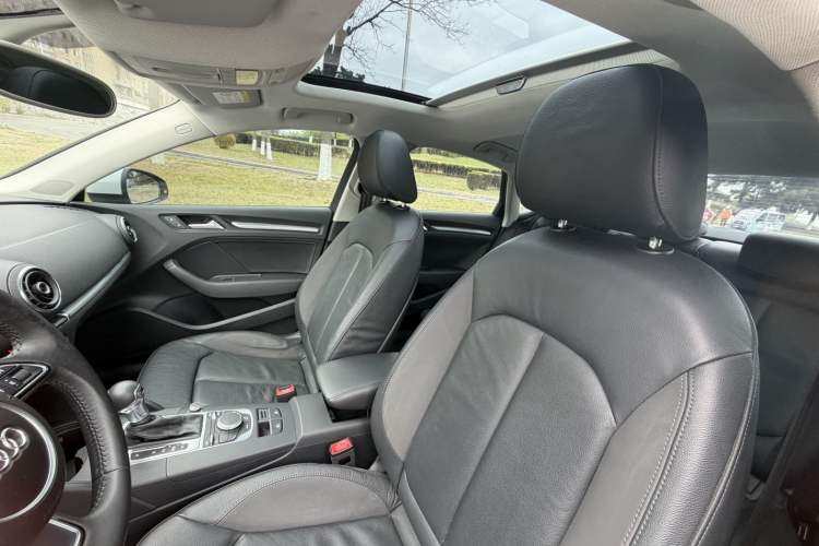 Used Audi A3 2015 Limousine 40 TFSI Automatic Comfort Model Interior 1