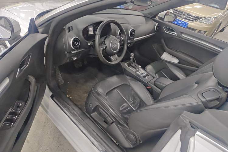 Used Audi A3 2015 Cabriolet 40 TFSI Interior 2