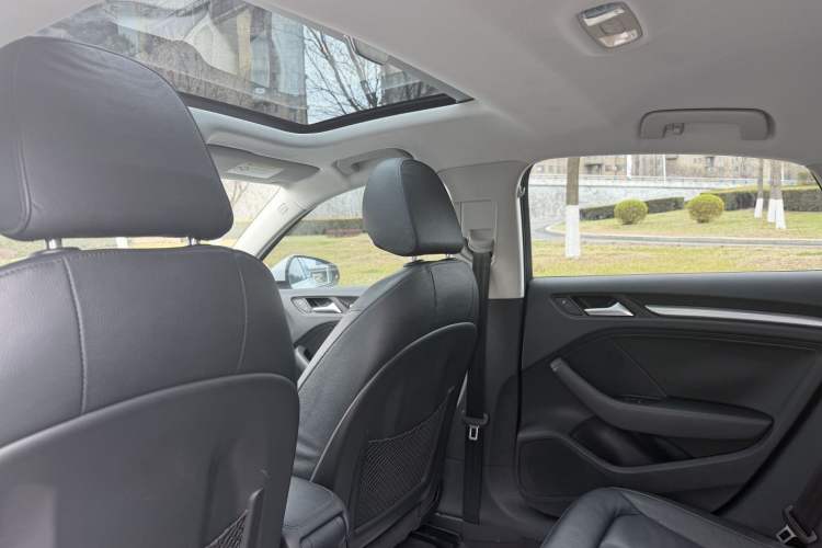 Used Audi A3 2015 Limousine 40 TFSI Automatic Comfort Model Interior 3