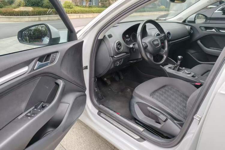Used Audi A3 2015 Sportback 35 TFSI Manual Ambition Edition Interior 3