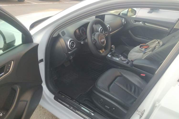 Used Audi A3 2015 Limousine 40 TFSI Automatic Comfort Model Interior 3