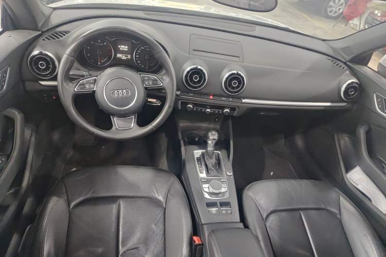 Used Audi A3 2015 Cabriolet 40 TFSI Interior 3
