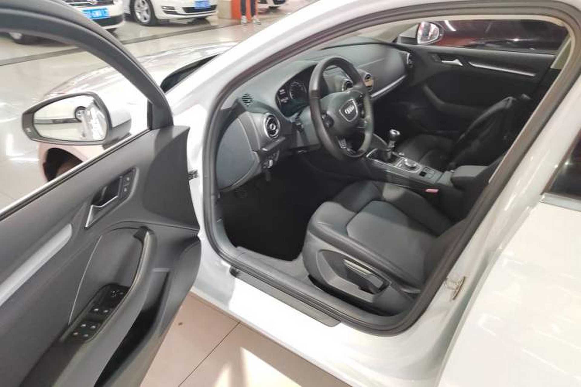 Used Audi A3 2015 Limousine 35 TFSI Manual Ambition Edition Interior 3