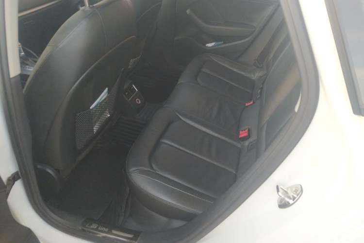 Used Audi A3 2015 Limousine 40 TFSI Automatic Comfort Model Interior 4