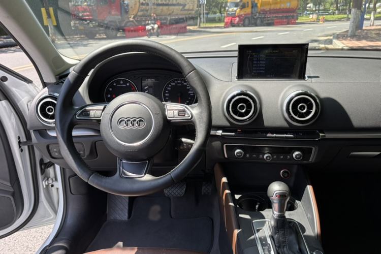 Used Audi A3 2015 Limousine 35 TFSI Millionth Anniversary Comfort Model Interior 5