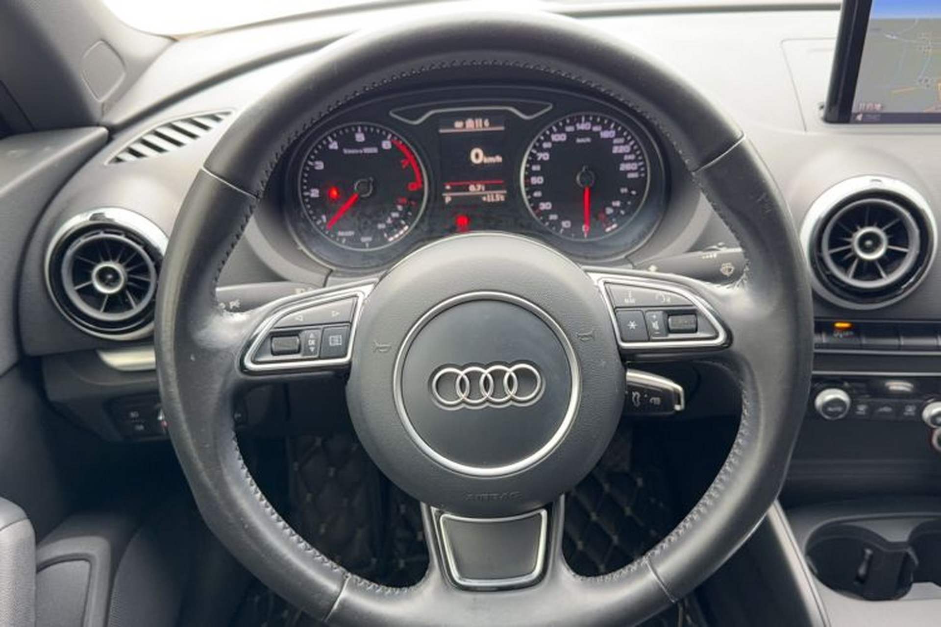 Used Audi A3 2015 Cabriolet 40 TFSI Interior 6