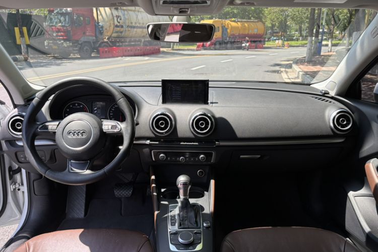 Used Audi A3 2015 Limousine 35 TFSI Millionth Anniversary Comfort Model Interior 6