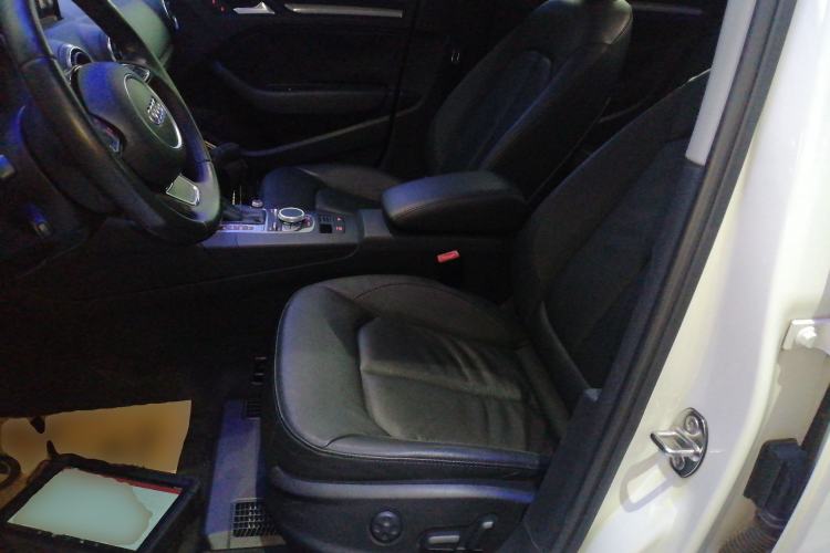 Used Audi A3 2015 Limousine 40 TFSI Automatic Luxury Model Left Front Seat