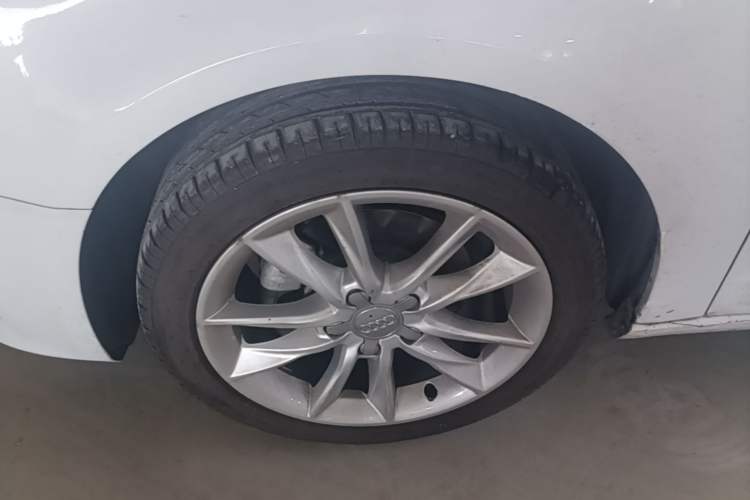 Used Audi A3 2015 Sportback 35 TFSI Millionth Anniversary Comfort Model Left Front Wheel Hub