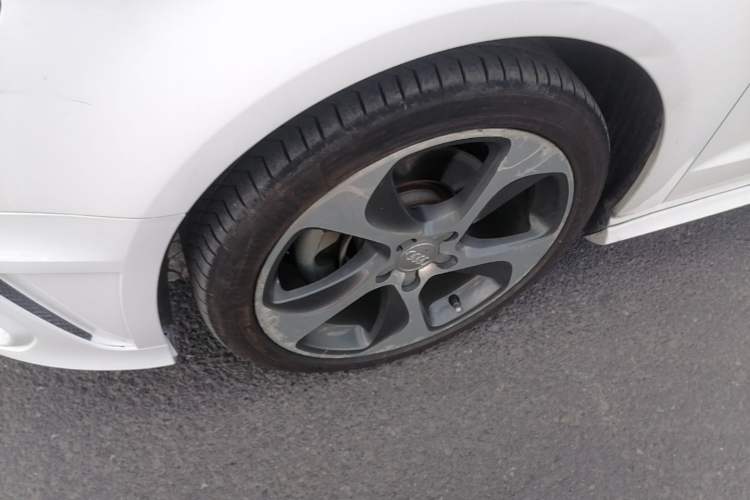 Used Audi A3 2015 Sportback 45 TFSI S line sports model Left Front Wheel Hub