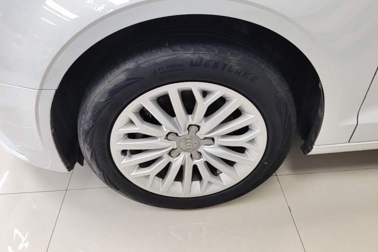 Used Audi A3 2015 Limousine 35 TFSI Millionth Anniversary Intelligent Leading Model Left Front Wheel Hub