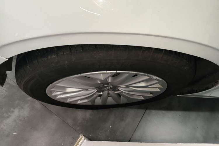Used Audi A3 2015 Limousine 35 TFSI Millionth Anniversary Intelligent Leading Model Left Front Wheel Hub