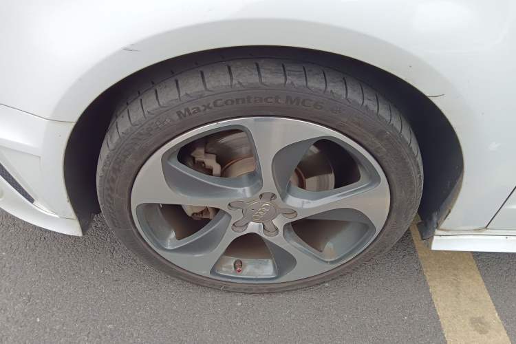 Used Audi A3 2015 Sportback 45 TFSI S line sports model Left Front Wheel Hub