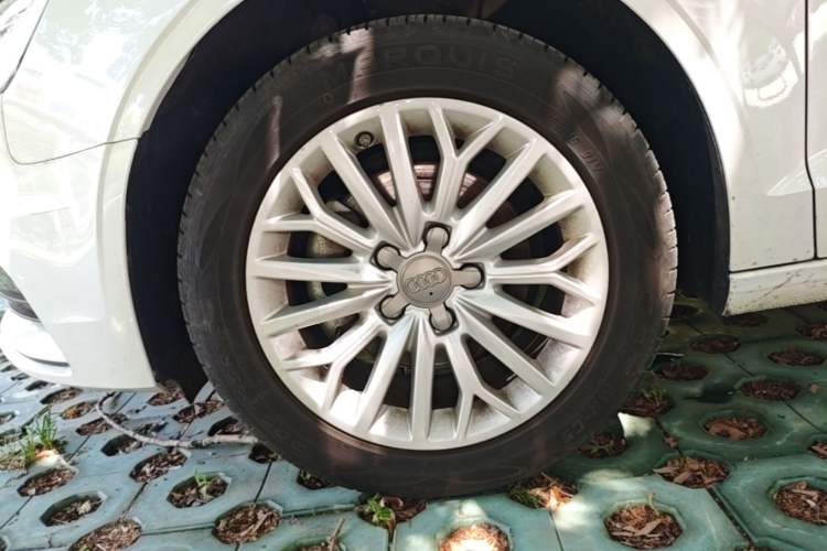 Used Audi A3 2015 Limousine 35 TFSI Millionth Anniversary Intelligent Leading Model Left Front Wheel Hub