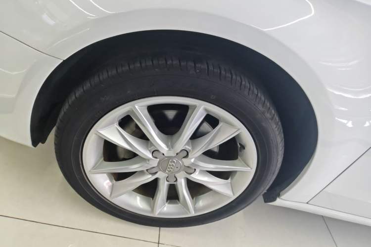 Used Audi A3 2015 Sportback 35 TFSI Millionth Anniversary Comfort Model Left Front Wheel Hub