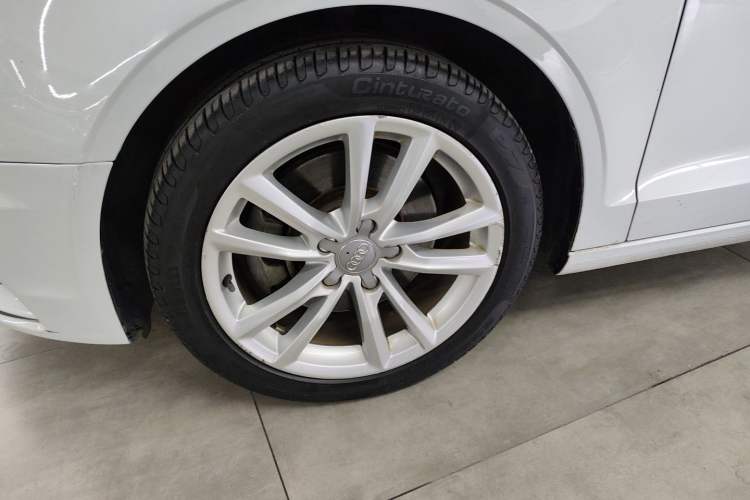 Used Audi A3 2015 Cabriolet 40 TFSI Left Front Wheel Hub