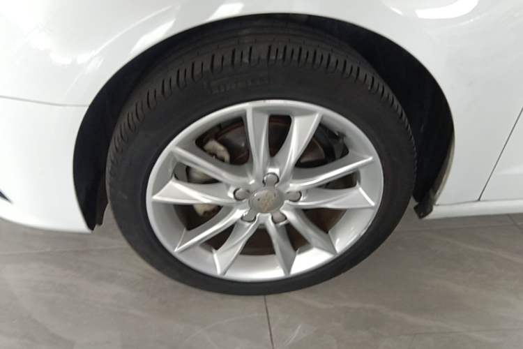 Used Audi A3 2015 Sportback 35 TFSI Millionth Anniversary Comfort Model Left Front Wheel Hub