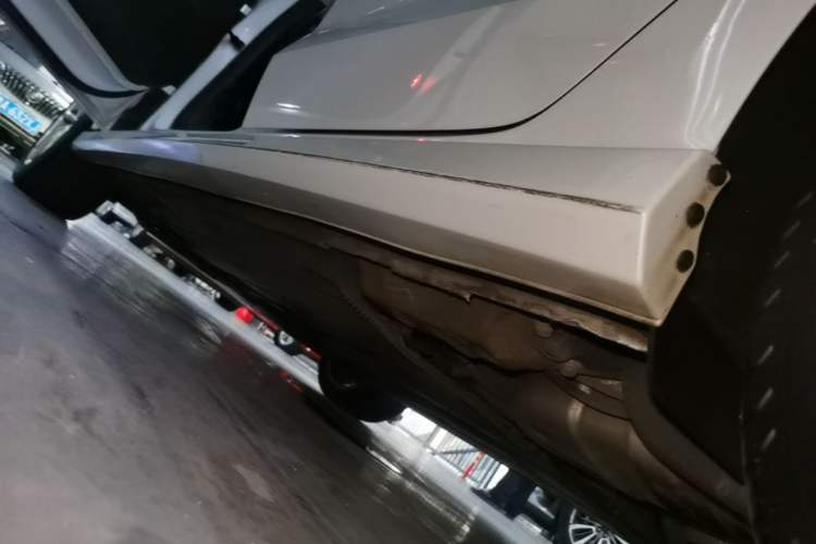 Used Audi A3 2015 Limousine 40 TFSI Automatic Comfort Model Left Side Sill