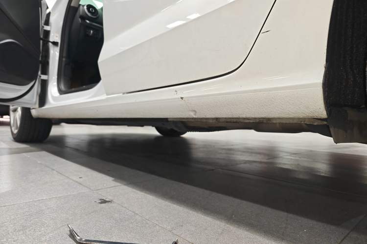 Used Audi A3 2015 Limousine 40 TFSI Automatic Comfort Model Left Side Sill