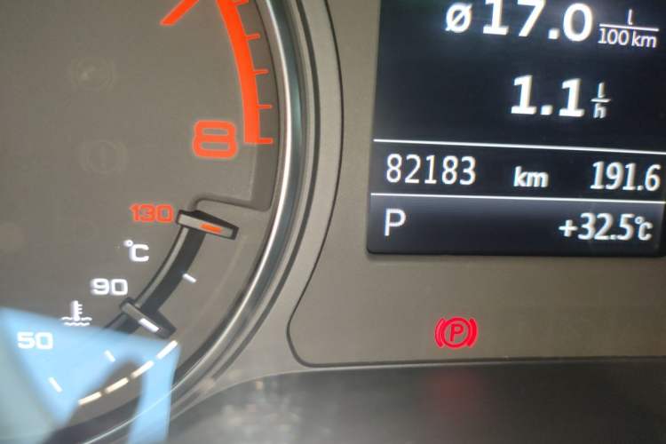 Used Audi A3 2015 Limousine 40 TFSI Automatic Comfort Model Odometer Close Up
