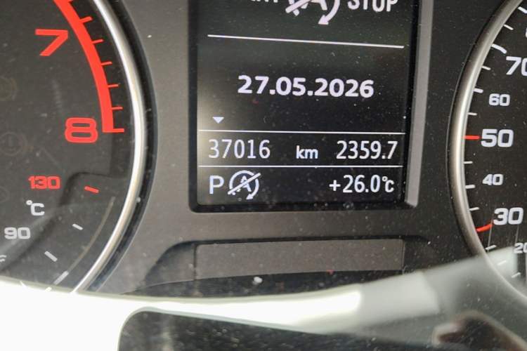Used Audi A3 2015 Limousine 35 TFSI Millionth Anniversary Intelligent Leading Model Odometer Close Up
