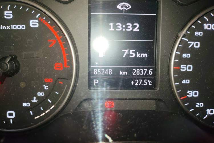 Used Audi A3 2015 Limousine 35 TFSI Millionth Anniversary Comfort Model Odometer Close Up
