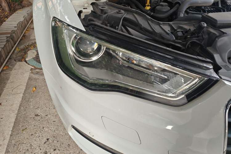 Used Audi A3 2015 Limousine 40 TFSI Automatic Comfort Model Right Front Headlight