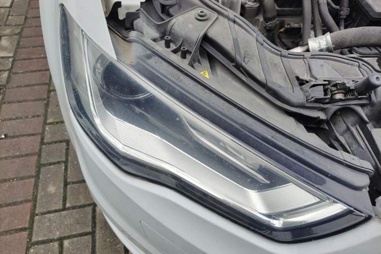 Used Audi A3 2015 Limousine 35 TFSI Millionth Anniversary Comfort Model Right Front Headlight