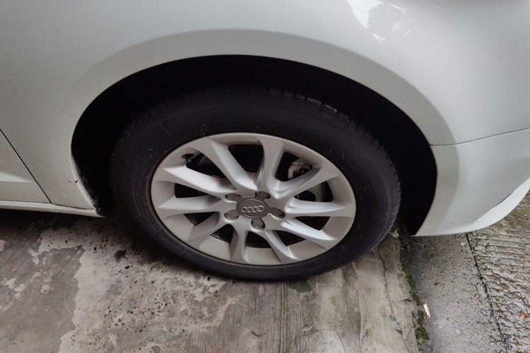 Used Audi A3 2015 Sportback 35 TFSI Manual Ambition Edition Right Front Wheel Hub