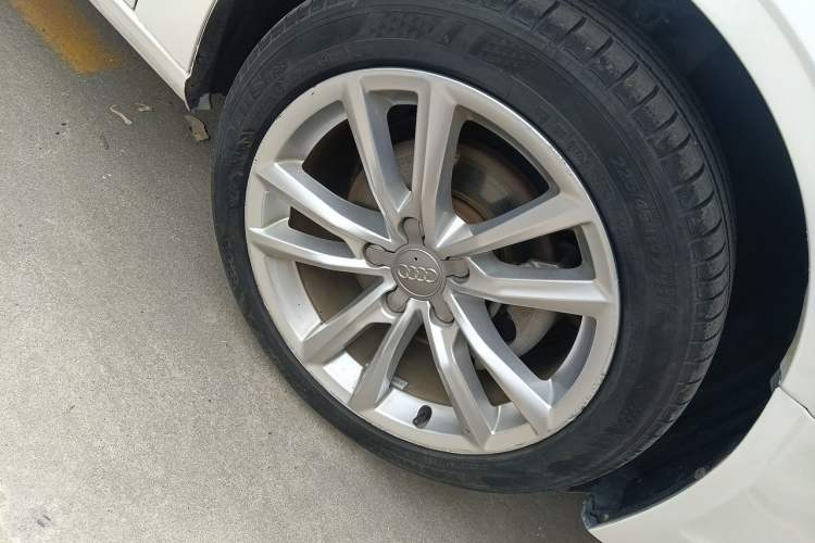 Used Audi A3 2015 Limousine 35 TFSI Millionth Anniversary Comfort Model Right Front Wheel Hub