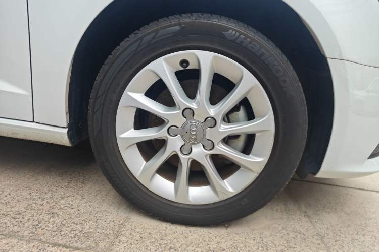 Used Audi A3 2015 Sportback 35 TFSI Millionth Anniversary Intelligent Leading Model Right Front Wheel Hub