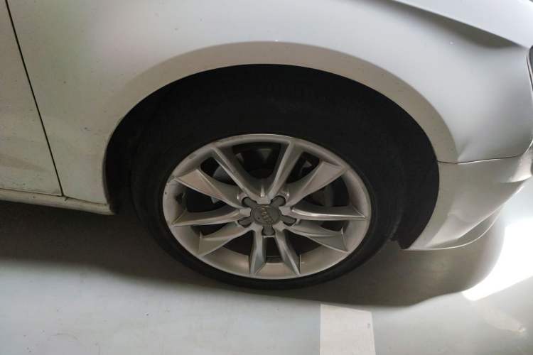 Used Audi A3 2015 Sportback 35 TFSI Millionth Anniversary Comfort Model Right Front Wheel Hub