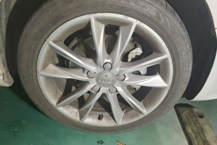Used Audi A3 2015 Sportback 35 TFSI Millionth Anniversary Comfort Model Right Front Wheel Hub