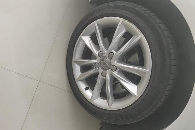 Used Audi A3 2015 Sportback 40 TFSI Automatic Comfort Model Right Front Wheel Hub