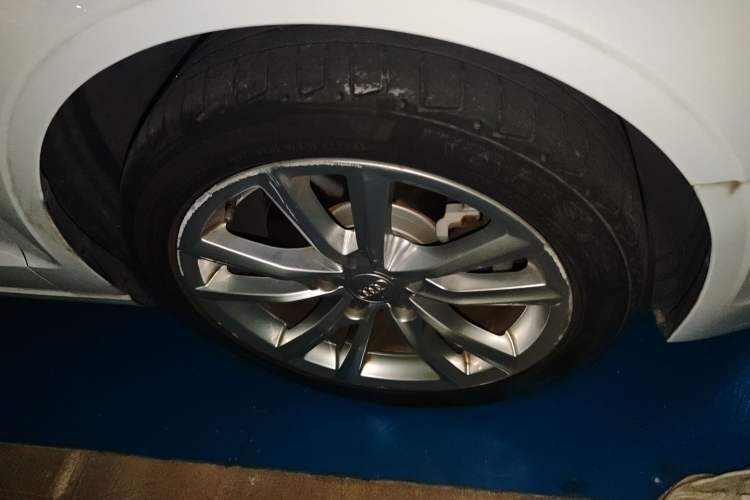 Used Audi A3 2015 Cabriolet 40 TFSI Right Front Wheel Hub