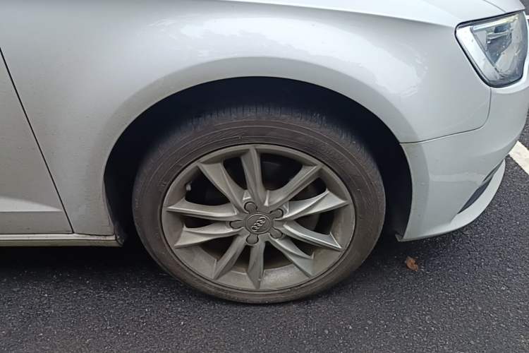 Used Audi A3 2015 Sportback 35 TFSI Millionth Anniversary Comfort Model Right Front Wheel Hub