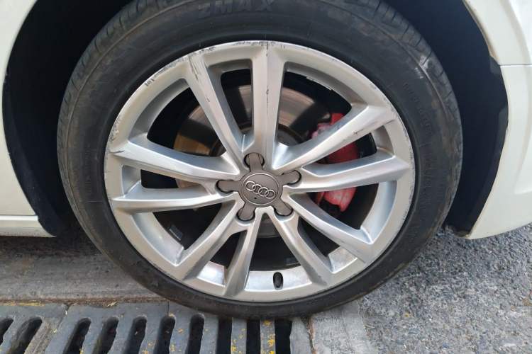 Used Audi A3 2015 Cabriolet 40 TFSI Right Front Wheel Hub