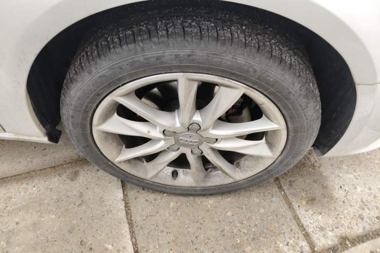 Used Audi A3 2015 Sportback 35 TFSI Millionth Anniversary Comfort Model Right Front Wheel Hub
