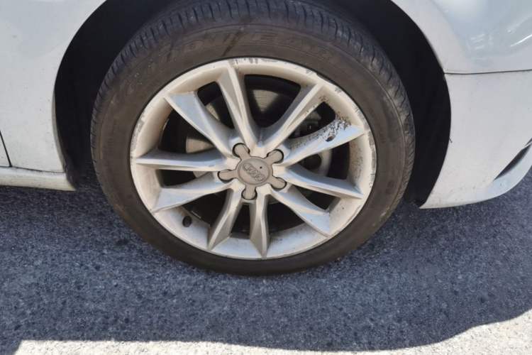 Used Audi A3 2015 Sportback 35 TFSI Millionth Anniversary Comfort Model Right Front Wheel Hub